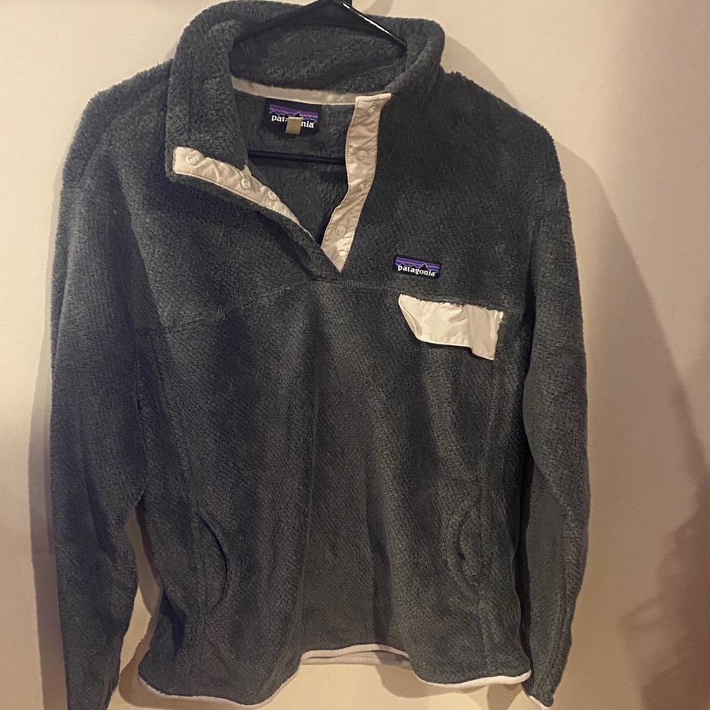 Patagonia Charcoal Fleece Jacket with White Accents